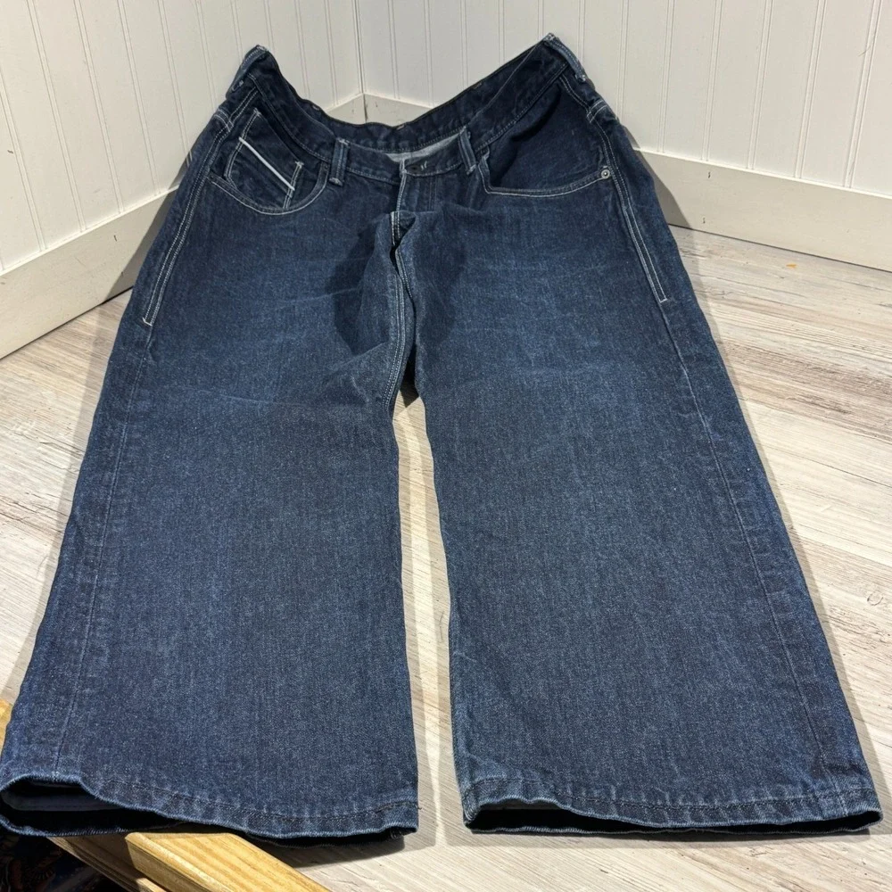 Levis these measure